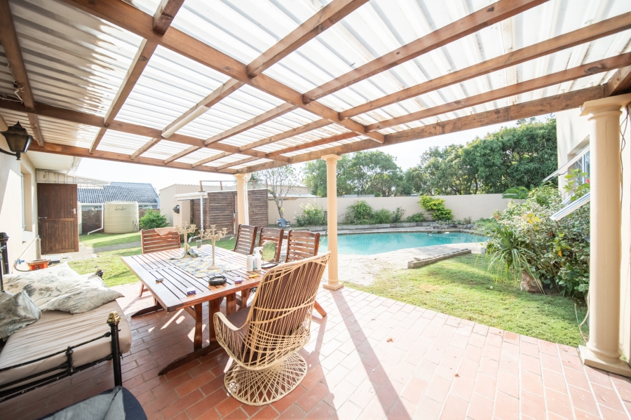 To Let 4 Bedroom Property for Rent in Baysville Eastern Cape